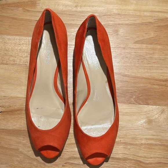 Talbots ladies wedge dress shoes size 9.5. Orange suede. Preowned good condition - Picture 3 of 16